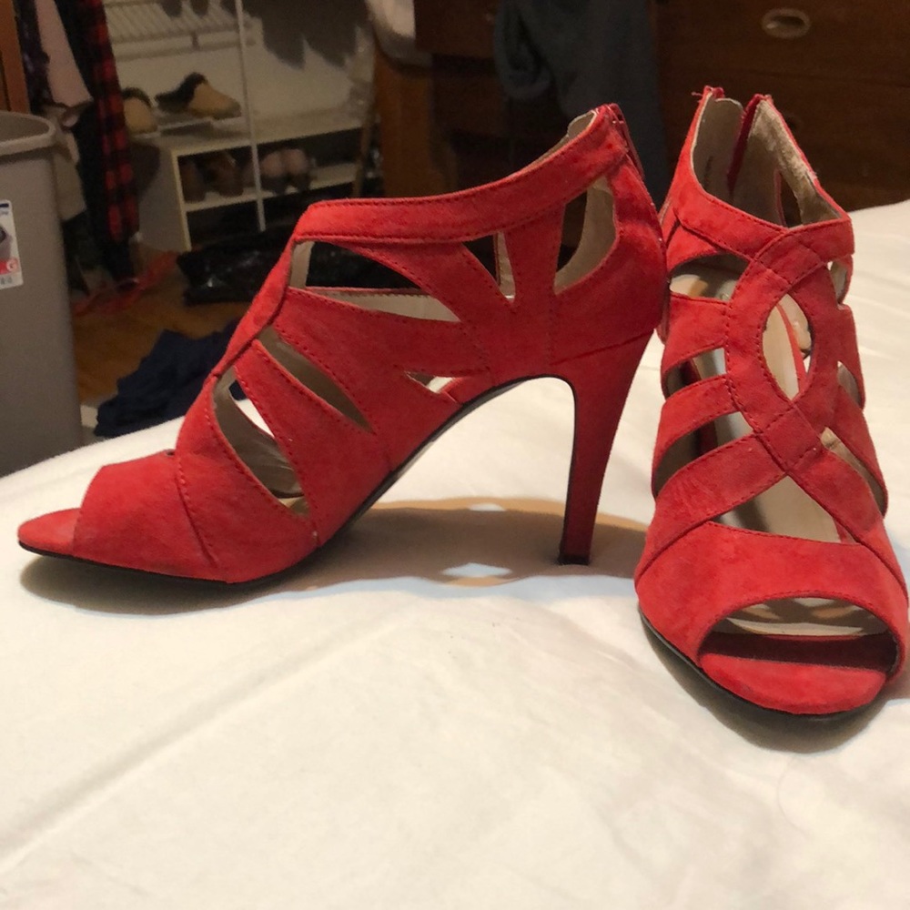 Heels - Picture 2 of 2